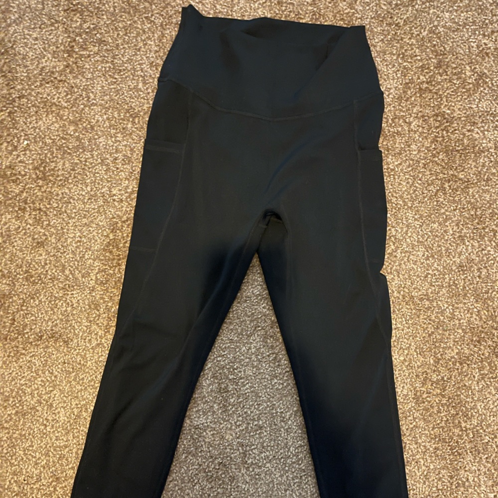CVG black Capri leggings